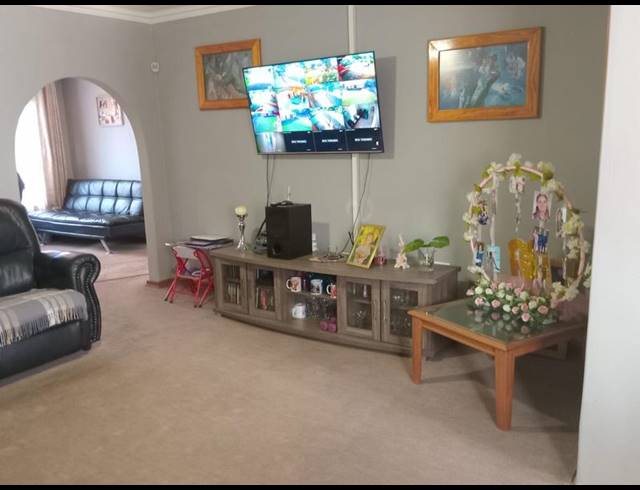 3 BEDROOM HOUSE FOR SALE IN BRACKENHURST